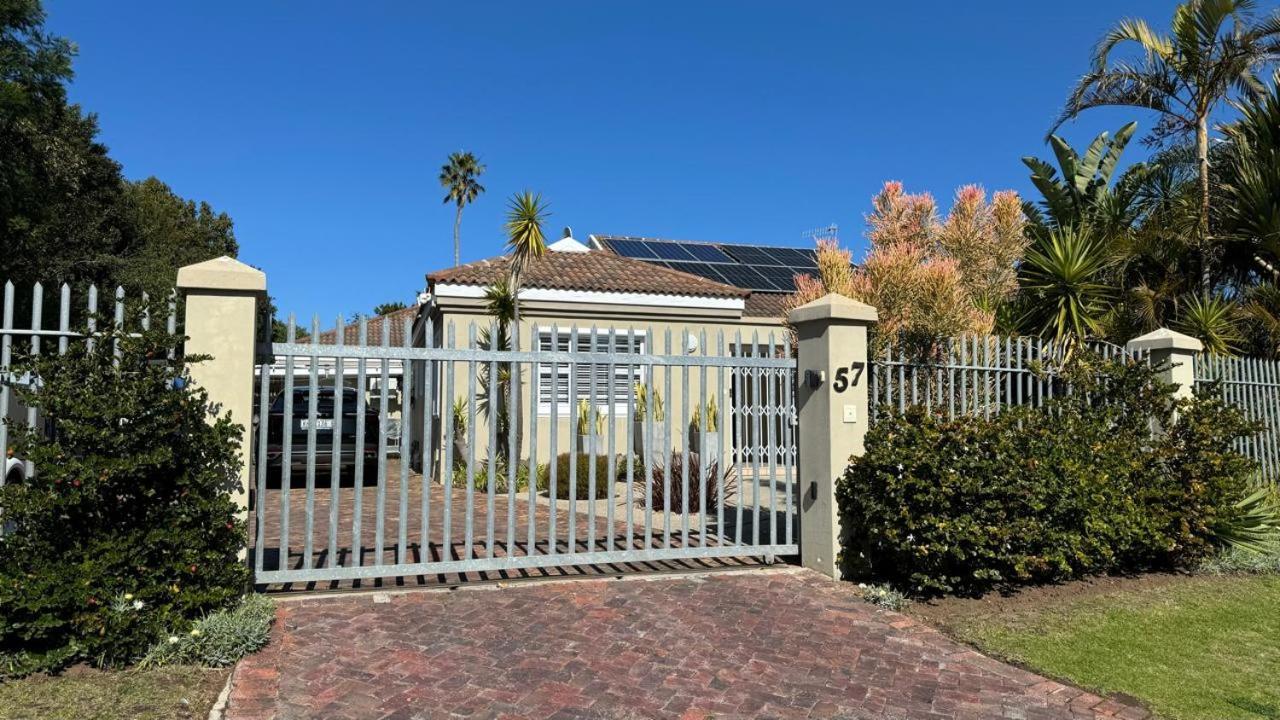 Plett57 - Self Catering - Room No1 Плетенбърг Бей Екстериор снимка